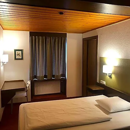 Du Parc فندق ديكيرش